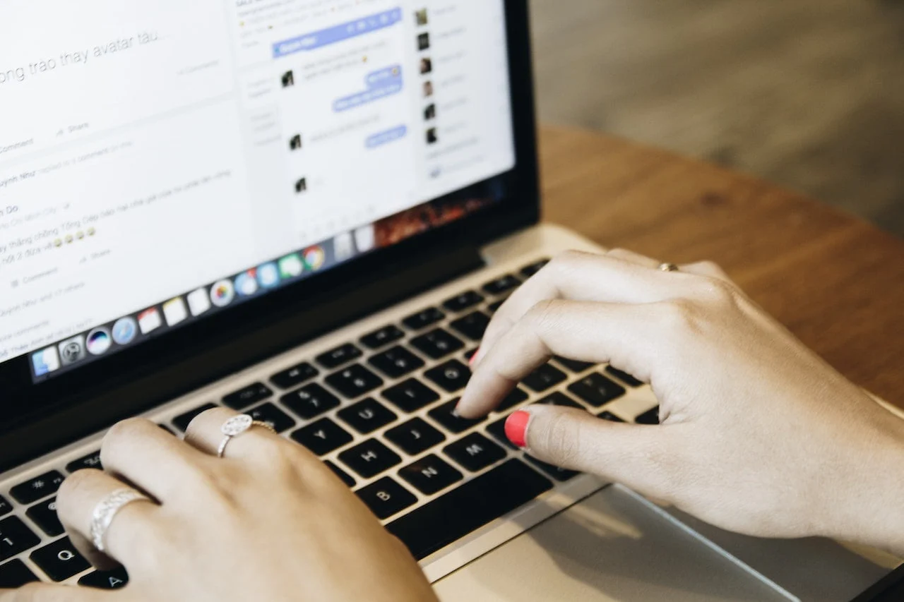 Los beneficios de contratar a un diseñador web en Valencia